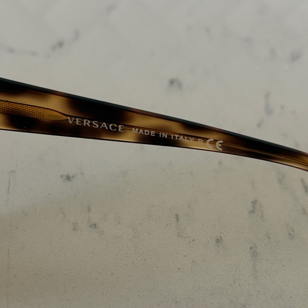Versace Women's Sunglasses model 2137 - Picture 5 of 7